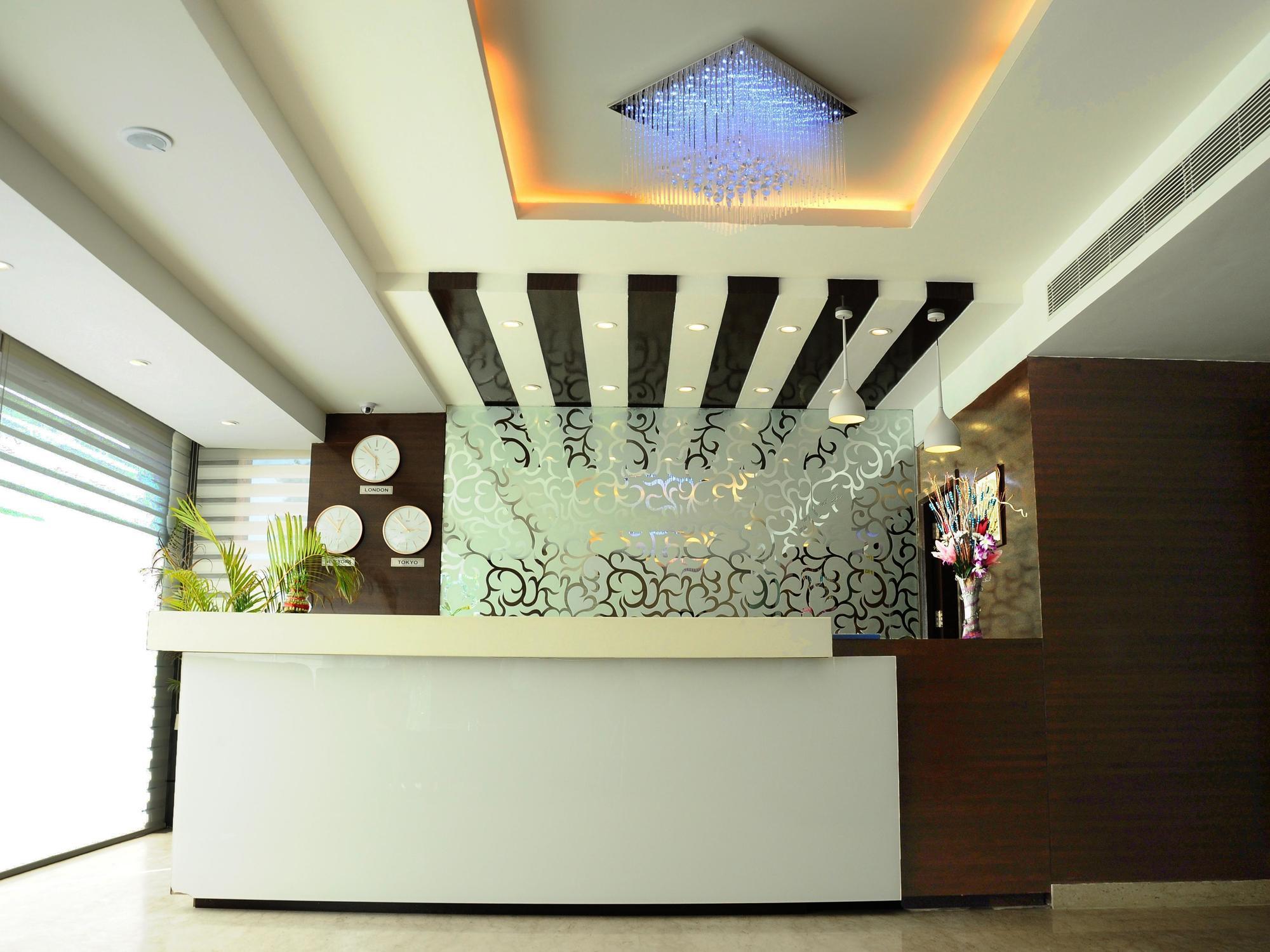 Country Inn Amritsar Exterior photo